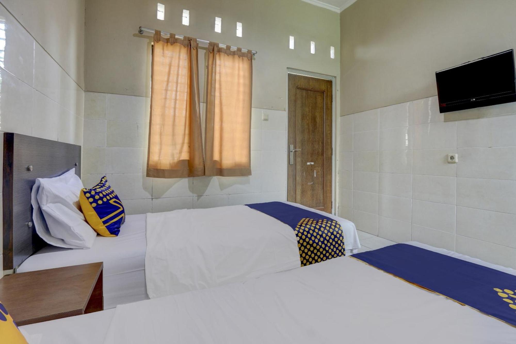 Oyo Life 90159 Puri Asoka Guest House Semarang Ngoại thất bức ảnh
