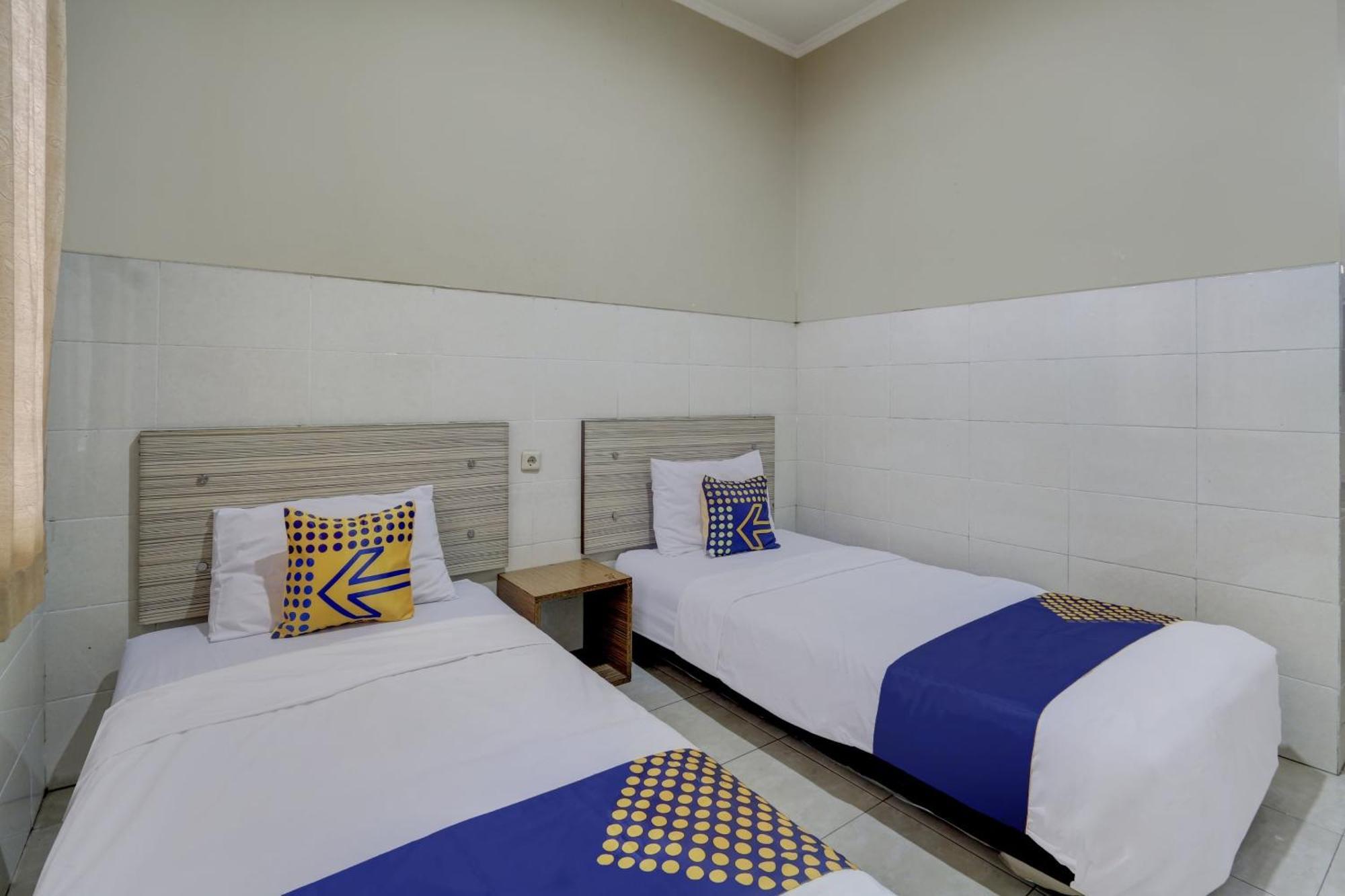 Oyo Life 90159 Puri Asoka Guest House Semarang Ngoại thất bức ảnh
