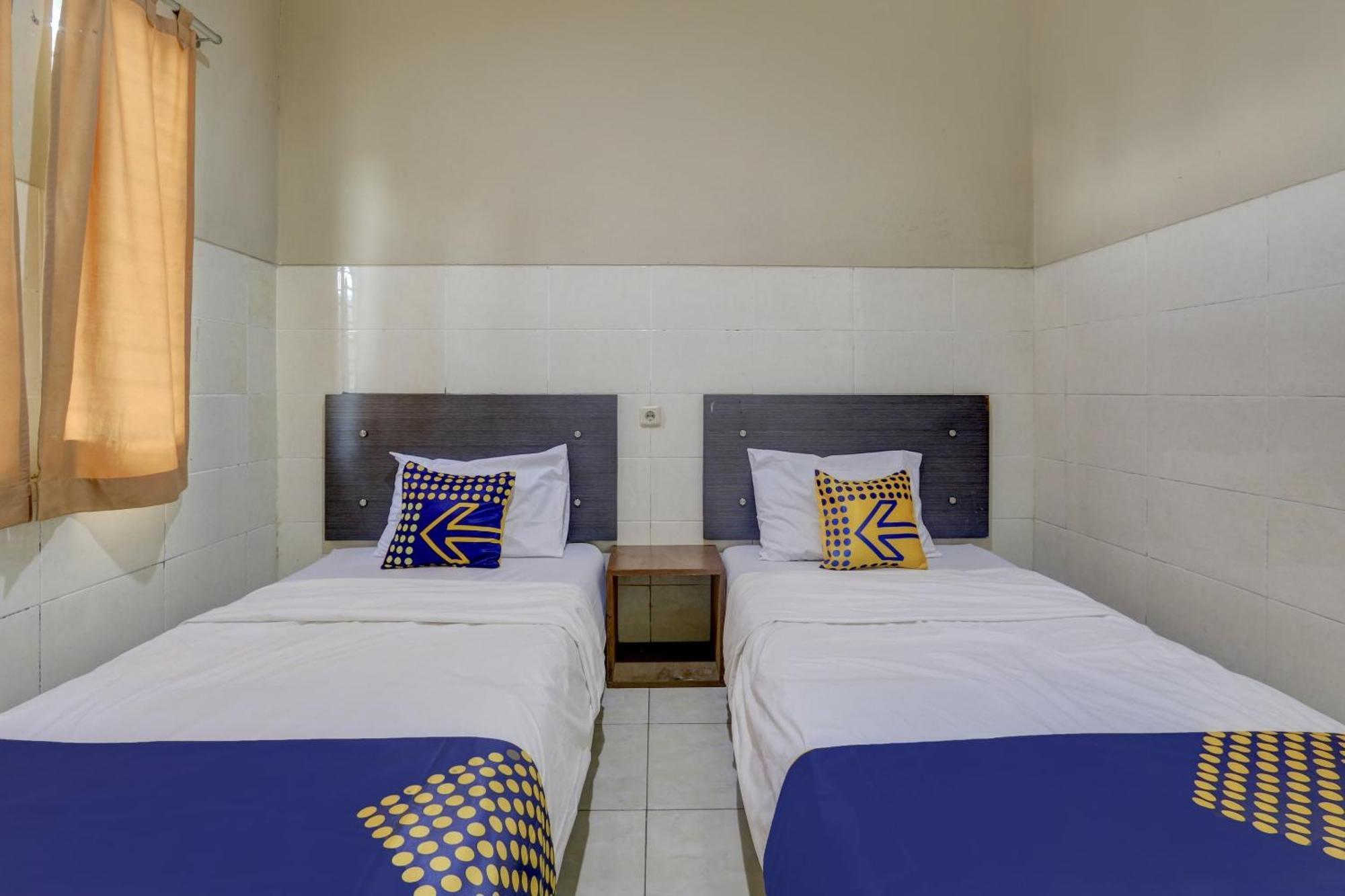 Oyo Life 90159 Puri Asoka Guest House Semarang Ngoại thất bức ảnh