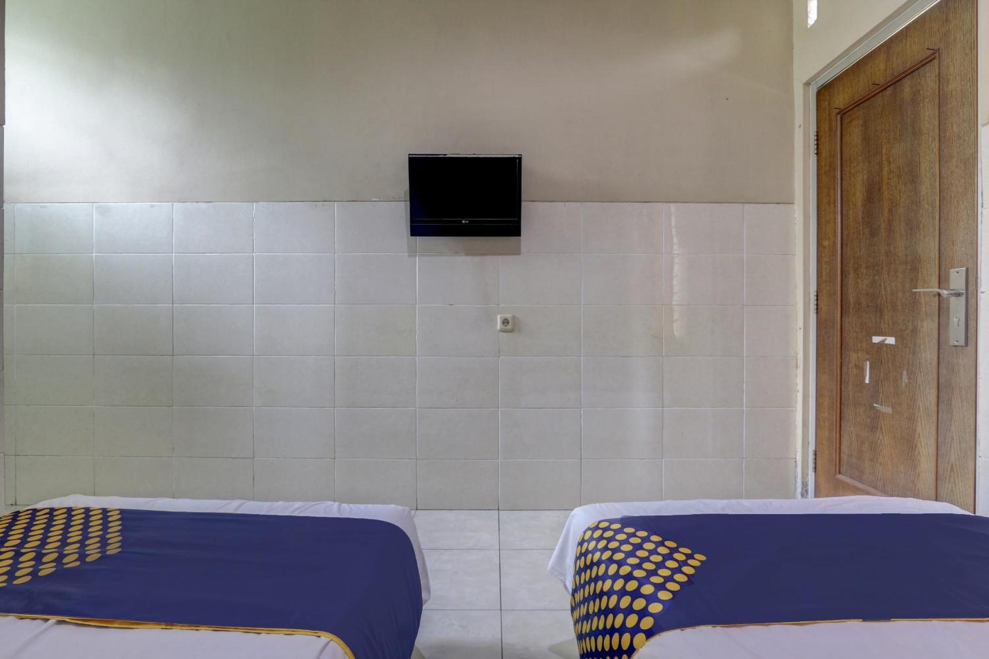 Oyo Life 90159 Puri Asoka Guest House Semarang Ngoại thất bức ảnh