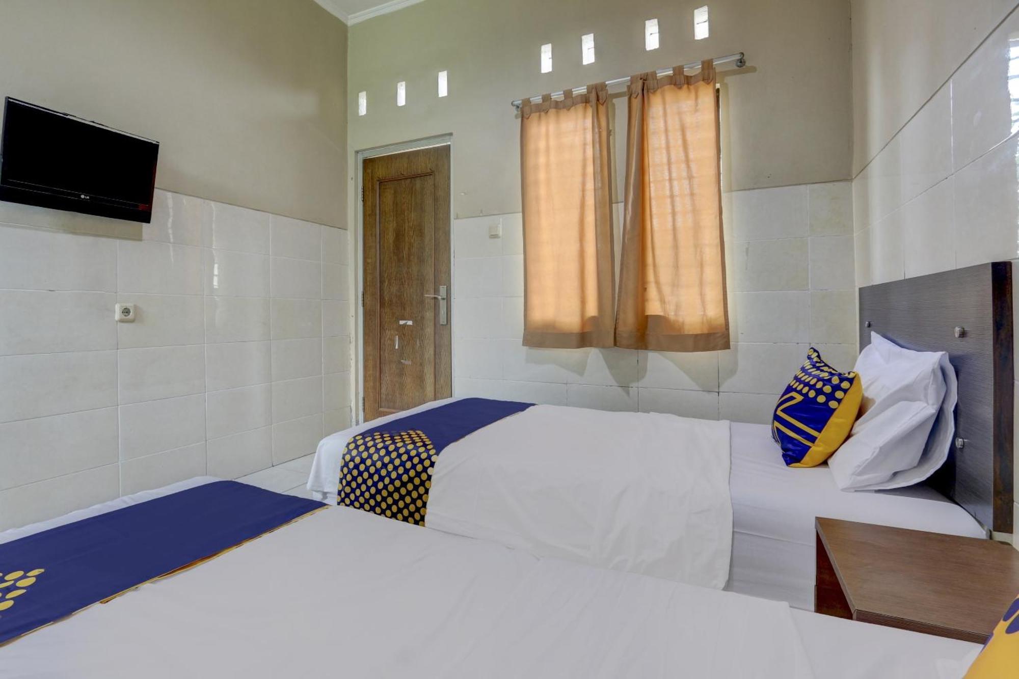 Oyo Life 90159 Puri Asoka Guest House Semarang Ngoại thất bức ảnh