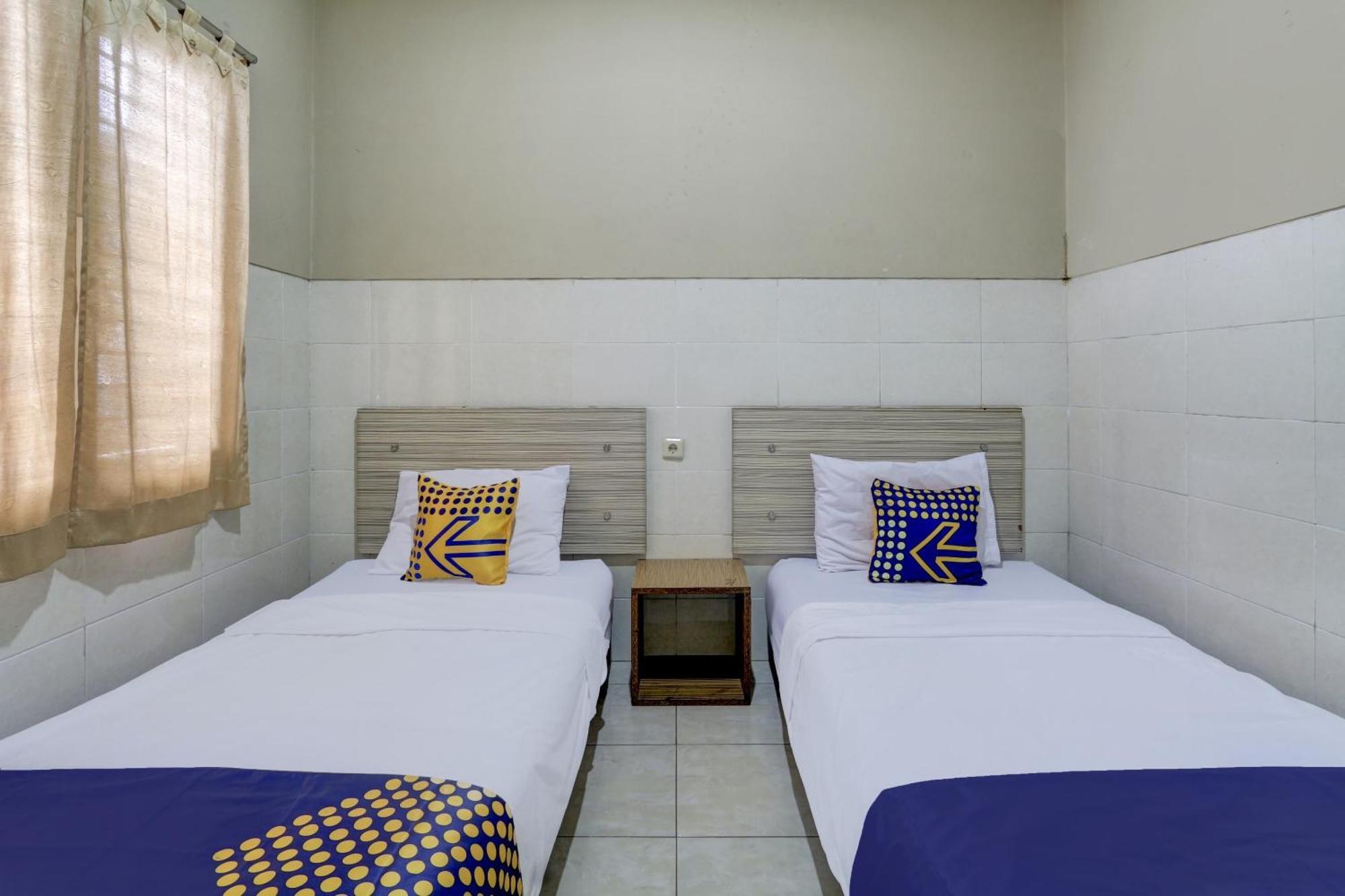 Oyo Life 90159 Puri Asoka Guest House Semarang Ngoại thất bức ảnh